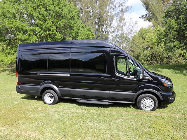 2026 Ford Transit Passenger Van XLT - Photo 6