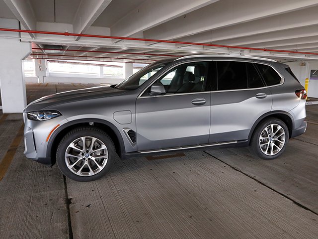 2025 BMW X5 50e