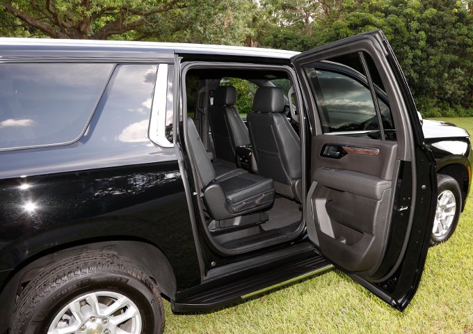 2025 Chevrolet Suburban LS - Photo 17