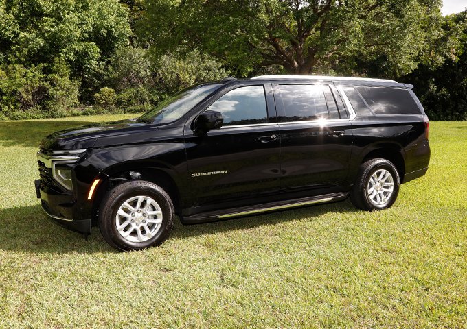 2025 Chevrolet Suburban LS 2WD's photo