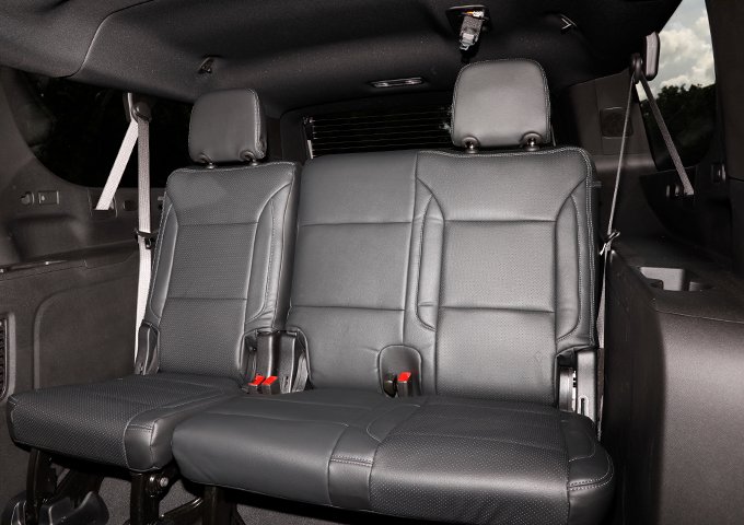 2025 Chevrolet Suburban LS - Photo 21
