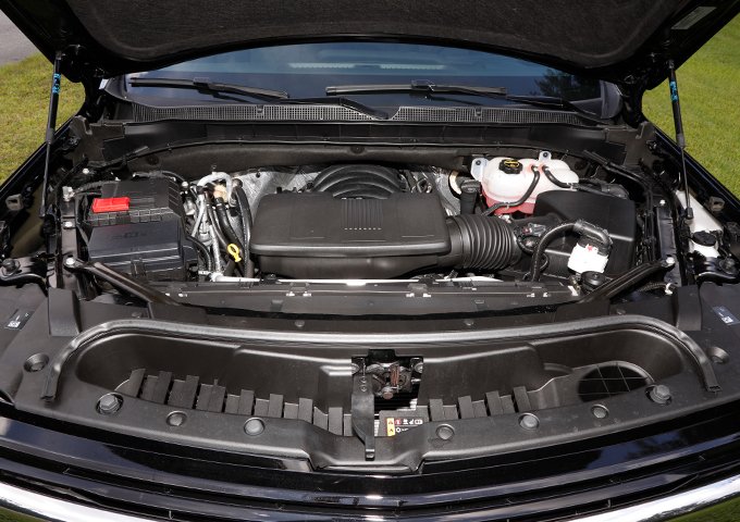 2025 Chevrolet Suburban LS - Photo 10