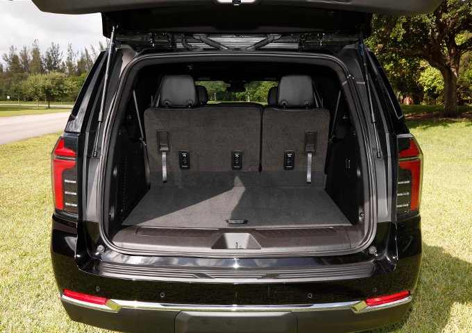 2025 Chevrolet Suburban LS - Photo 25