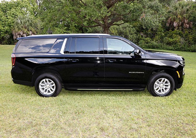 2025 Chevrolet Suburban LS - Photo 7