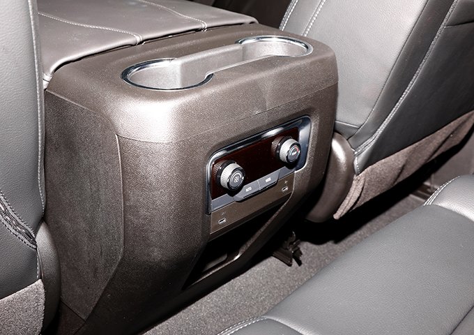 2025 Chevrolet Suburban LS - Photo 20