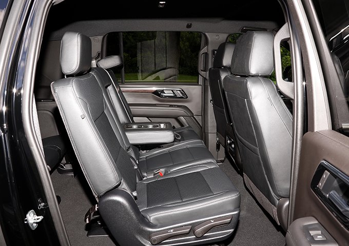 2025 Chevrolet Suburban LS - Photo 18