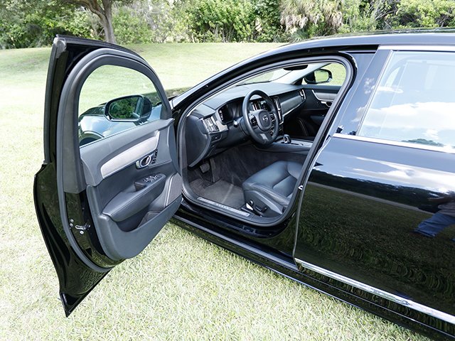 2023 Volvo S90 Plus - Photo 12