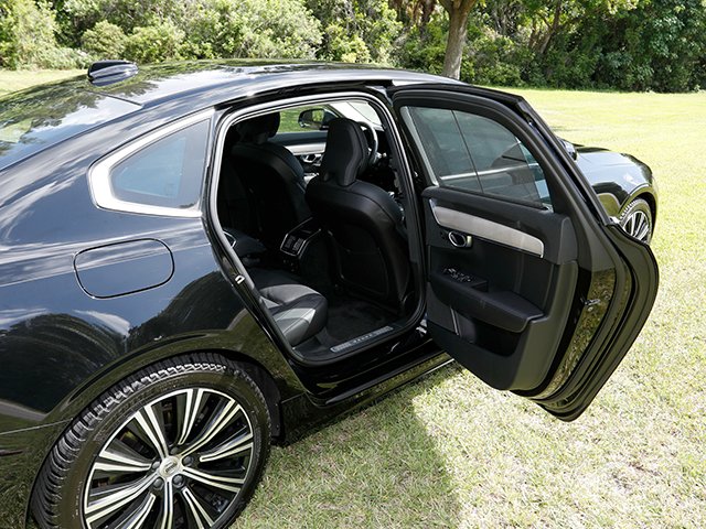 2023 Volvo S90 Plus - Photo 21