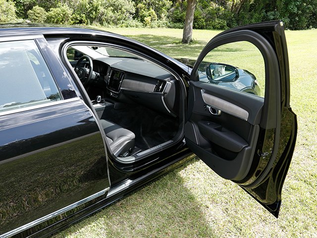 2023 Volvo S90 Plus - Photo 21
